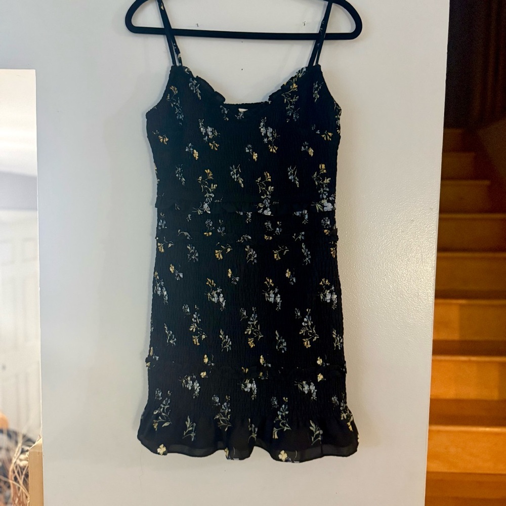 Pretty Abercrombie & Fitch Body-con Dress with Flared Hem